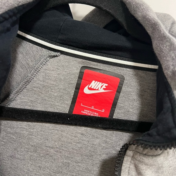Women nike grey tech fleece full zip up - Picture 2 of 7